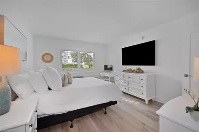 1950 Gulf Shore Blvd N #101, Naples, FL 34102 - Photo 9