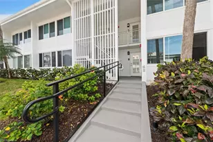 1065 Gulf Shore Blvd N, Naples, FL 34102 - Photo 7