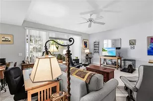 5733 Cove Cir, Naples, FL 34119 - Photo 5