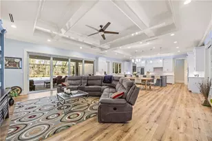 4885 Tamarind Ridge Dr, Naples, FL 34119 - Photo 5