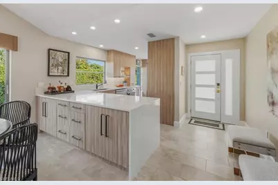 909 Reef Point Cir #7, Naples, FL 34108 - Photo 7