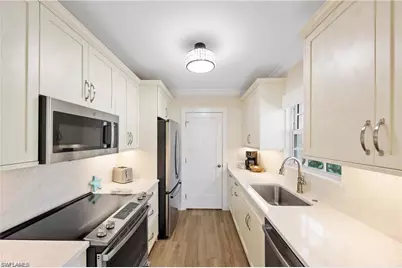 3070 Gulf Shore Blvd N #103, Naples, FL 34103 - Photo 23