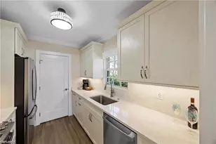 3070 Gulf Shore Blvd N, Naples, FL 34103 - Photo 21