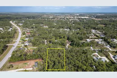 25188 Papillion Dr, Bonita Springs, FL 34135 - Photo 5