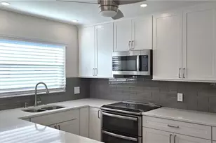 115 Georgetown Blvd, Naples, FL 34112 - Photo 9