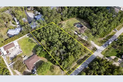 25421 Luci Dr, Bonita Springs, FL 34135 - Photo 3