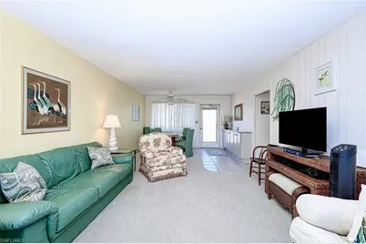 1550 Gulf Shore Blvd N #W4, Naples, FL 34102 - Photo 3