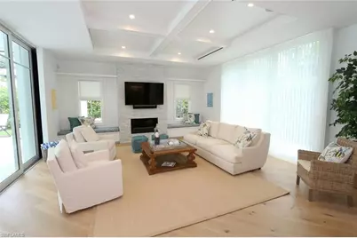 300 2nd Ave N, Naples, FL 34102 - Photo 5