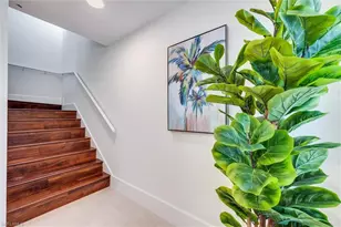 2800 Lakeview Dr, Naples, FL 34112 - Photo 5