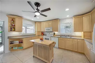 736 92nd Ave N, Naples, FL 34108 - Photo 9