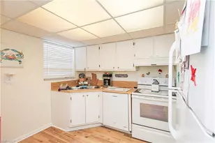 41 High Point Cir S, Naples, FL 34103 - Photo 9