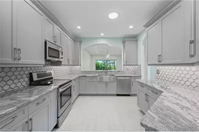 670 Catamaran Ct, Naples, FL 34110 - Photo 11