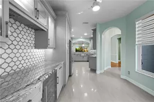 670 Catamaran Ct, Naples, FL 34110 - Photo 15