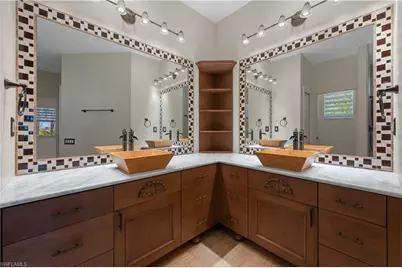 670 Catamaran Ct, Naples, FL 34110 - Photo 19