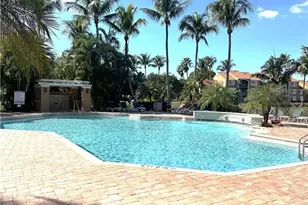 1205 Wildwood Lakes Blvd, Naples, FL 34104 - Photo 11