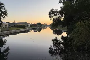 525 SE 11th Ct, Cape Coral, FL 33990 - Photo 1