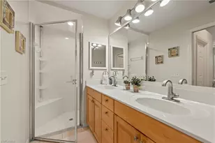 465 Robin Hood Cir, Naples, FL 34104 - Photo 17