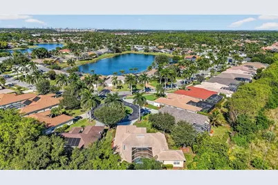 1471 Vintage Ct, Naples, FL 34104 - Photo 3