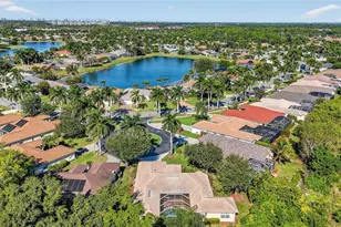 1471 Vintage Ct, Naples, FL 34104 - Photo 3