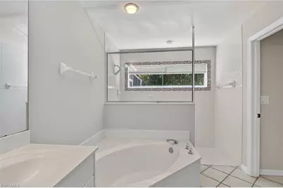 1471 Vintage Ct, Naples, FL 34104 - Photo 11