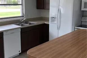 709 El Dorado Pkwy E, Cape Coral, FL 33904 - Photo 9