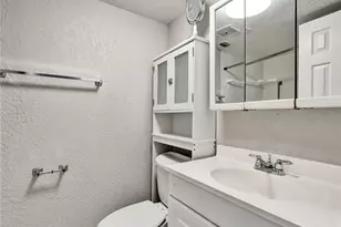 4621 Bayshore Dr, Naples, FL 34112 - Photo 19