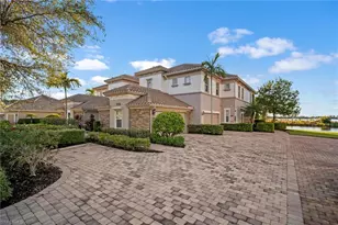 9064 Siesta Bay Dr, Naples, FL 34120 - Photo 5