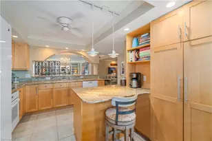 205 Park Shore Dr, Naples, FL 34103 - Photo 9