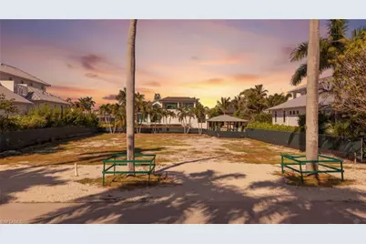 601 17th Ave S, Naples, FL 34102 - Photo 5