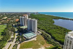 6849 Grenadier Blvd, Naples, FL 34108 - Photo 5