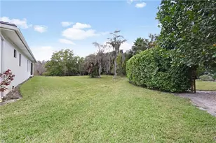 18355 Fairmont Dr, Naples, FL 34114 - Photo 25