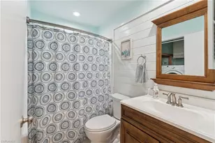 622 Wiggins Bay Dr, Naples, FL 34110 - Photo 19