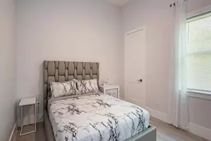 710 Soll St, Naples, FL 34109 - Photo 9