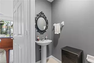 941 Hampton Cir, Naples, FL 34105 - Photo 17