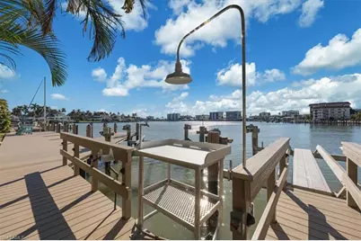 2825 Leeward Ln, Naples, FL 34103 - Photo 35