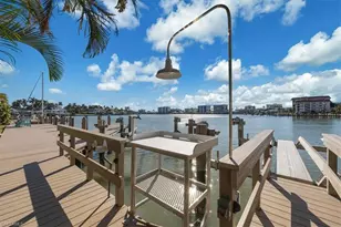 2825 Leeward Ln, Naples, FL 34103 - Photo 35