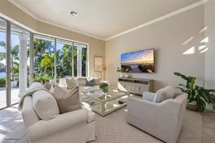 2825 Leeward Ln, Naples, FL 34103 - Photo 9