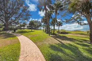 2825 Leeward Ln, Naples, FL 34103 - Photo 45