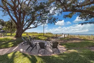 2825 Leeward Ln, Naples, FL 34103 - Photo 43