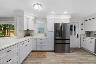 19 Knights Bridge Rd, Naples, FL 34112 - Photo 13