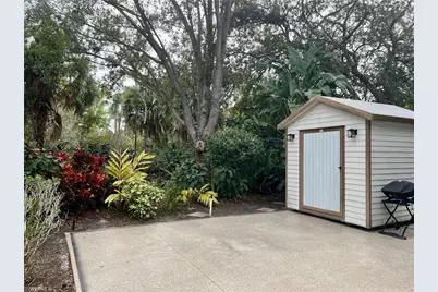 1602 Diamond Lake Cir, Naples, FL 34114 - Photo 5