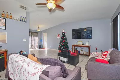 706 SW 31st St, Cape Coral, FL 33914 - Photo 3