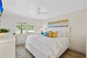 676 Broad Ave S, Naples, FL 34102 - Photo 9