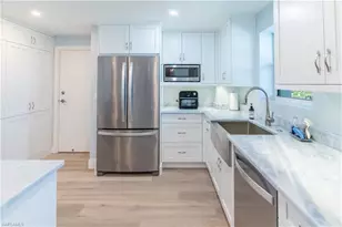 10691 Gulf Shore Dr, Naples, FL 34108 - Photo 11