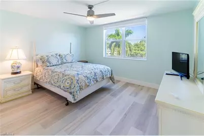 10691 Gulf Shore Dr #400, Naples, FL 34108 - Photo 21