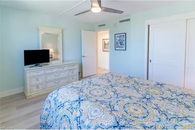 10691 Gulf Shore Dr #400, Naples, FL 34108 - Photo 25