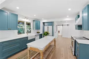 6260 Waxmyrtle Way, Naples, FL 34109 - Photo 13