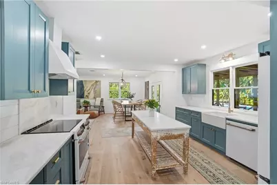 6260 Waxmyrtle Way, Naples, FL 34109 - Photo 5