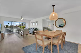 10682 Gulf Shore Dr, Naples, FL 34108 - Photo 9