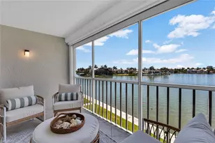 10682 Gulf Shore Dr, Naples, FL 34108 - Photo 23